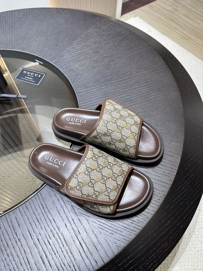 G*u*i slippers