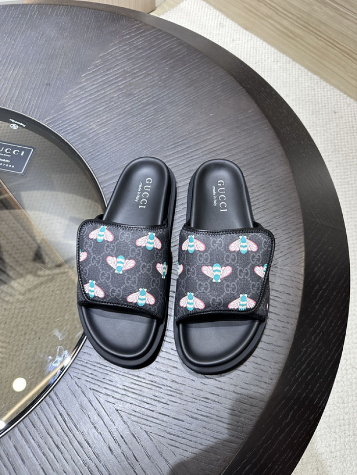 G*u*i slippers