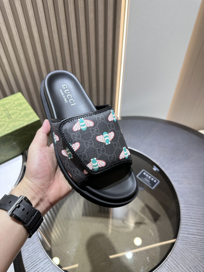 G*u*i slippers