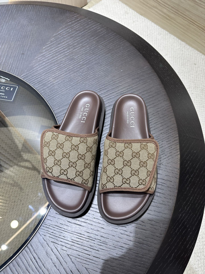 G*u*i slippers