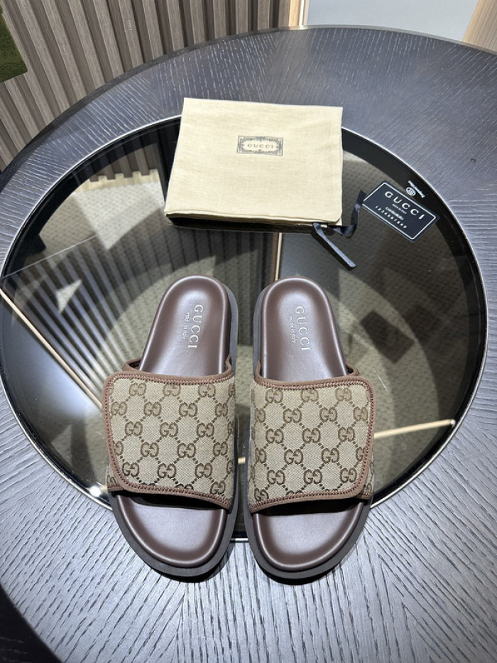 G*u*i slippers