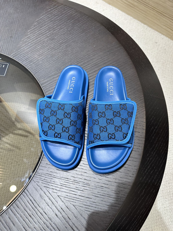 G*u*i slippers