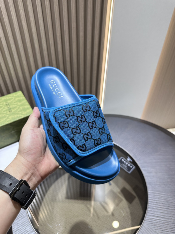 G*u*i slippers