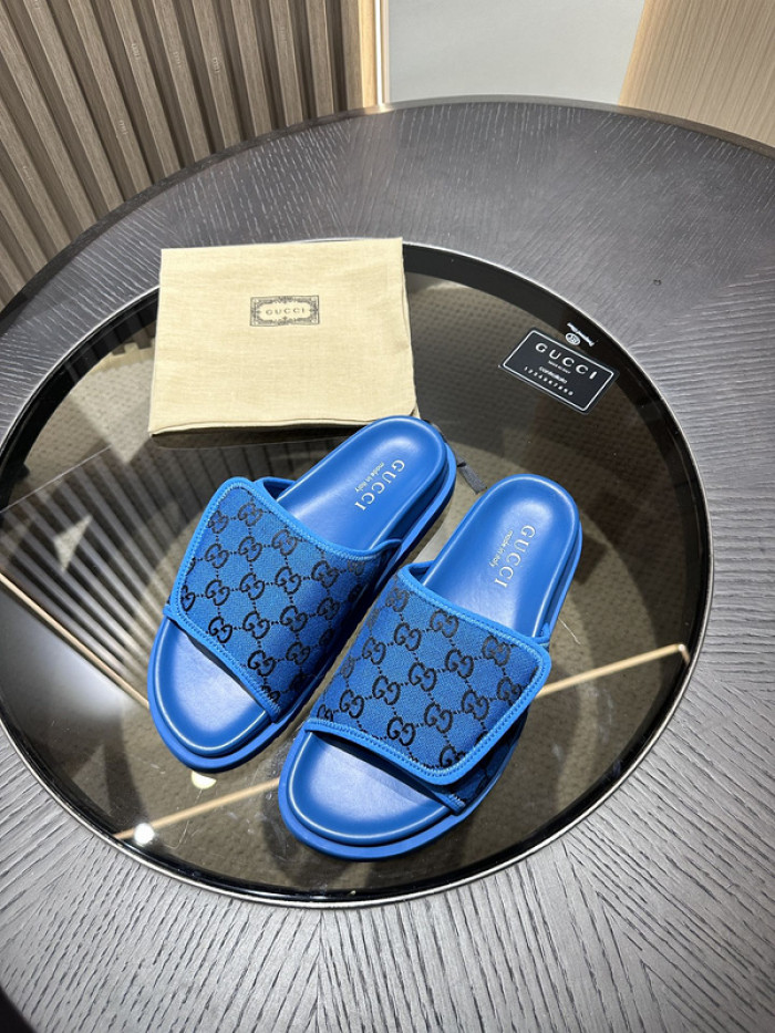G*u*i slippers