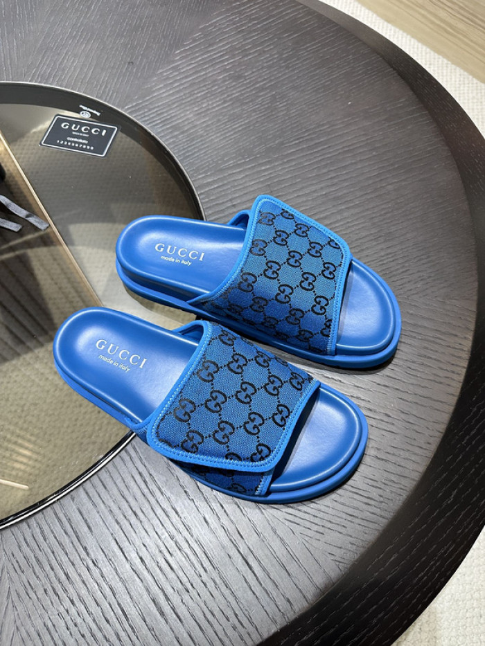 G*u*i slippers
