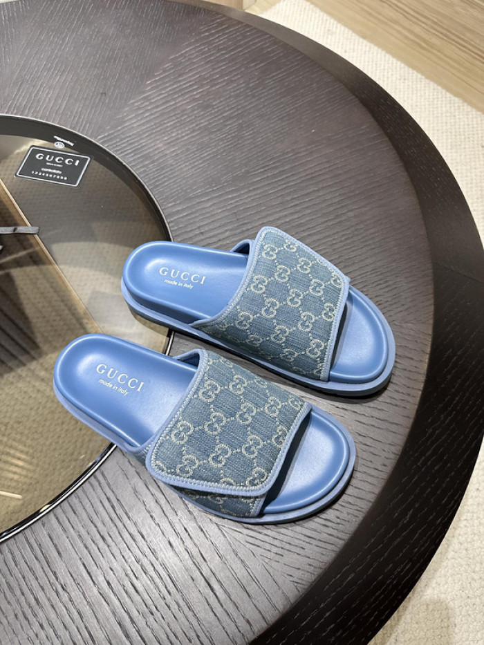 G*u*i slippers