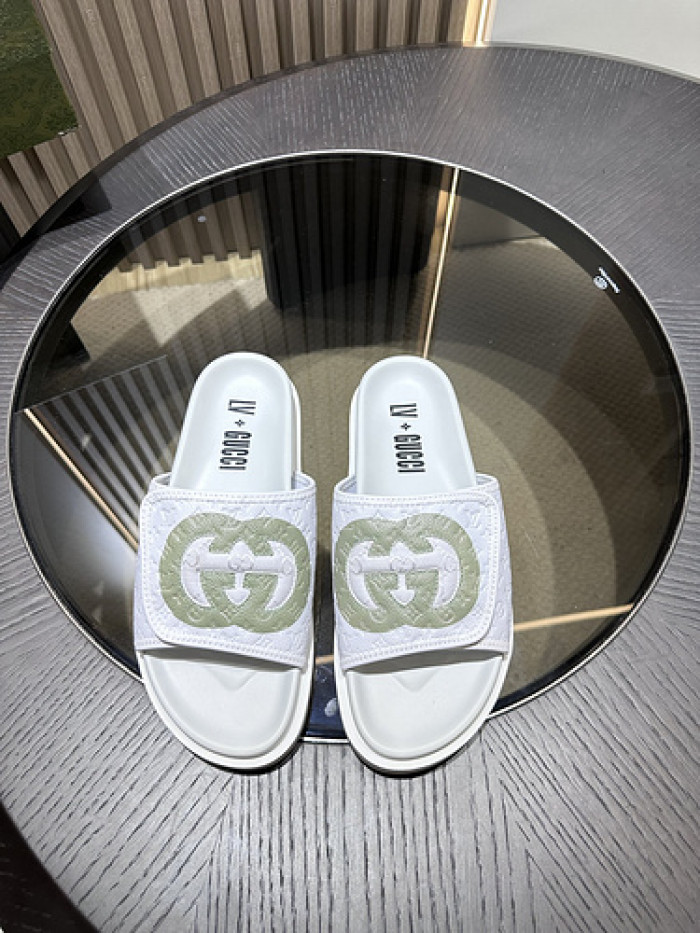 G*u*i slippers