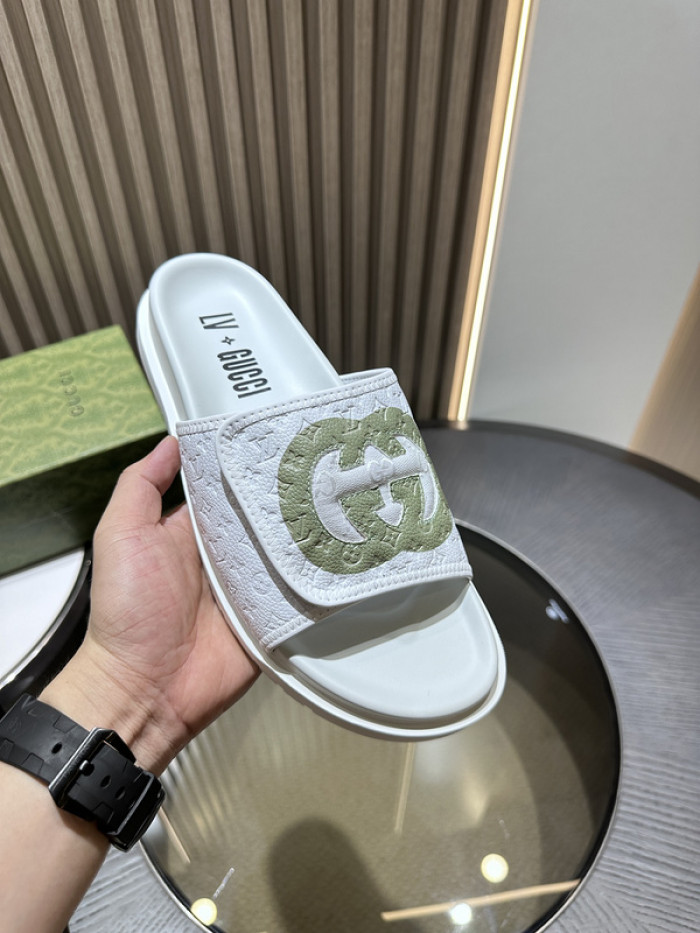 G*u*i slippers