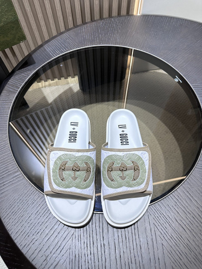 G*u*i slippers
