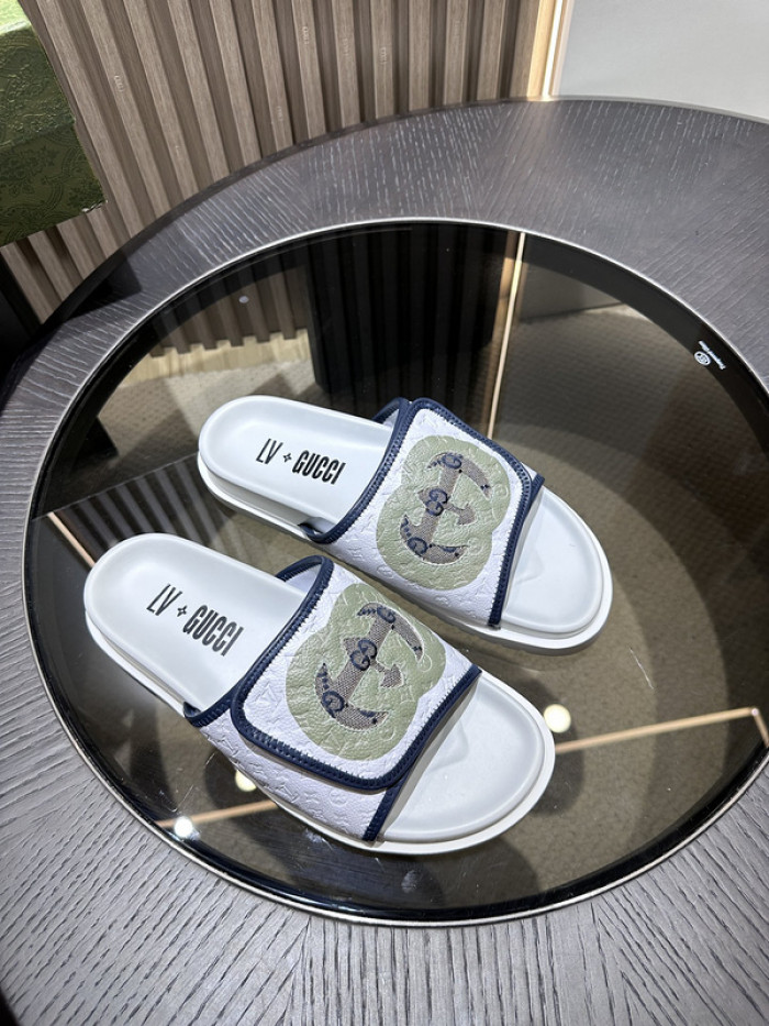 G*u*i slippers