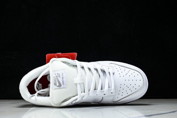 Nike SB Dunk Low Supreme 94 White Metallic Silver  HQ8487-100