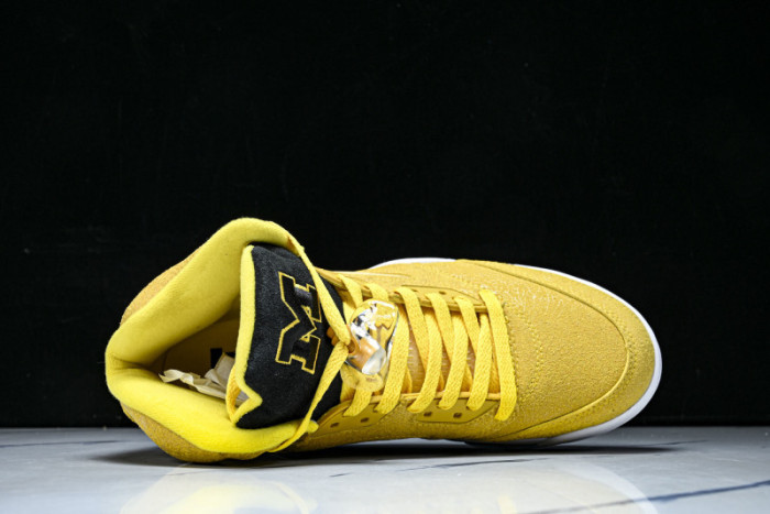 Air Jordan 5 Retro HQ7978-701