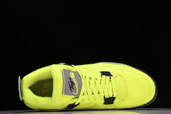 AIR JORDAN 4 RETRO SP  DV6773-700