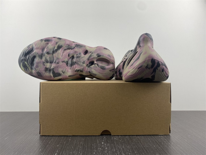 Yeezy Foam RNNR “MX CARDON" G9562