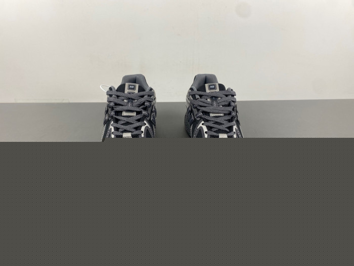 New Balance M1906RES
