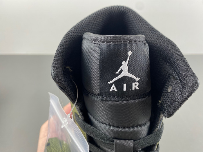 Wmns Jordan 1 Mid BQ8426-092