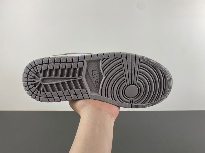 Air Jordan 1 Low FQ7687-300