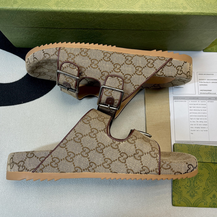 G*u*i slippers