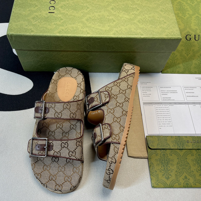 G*u*i slippers