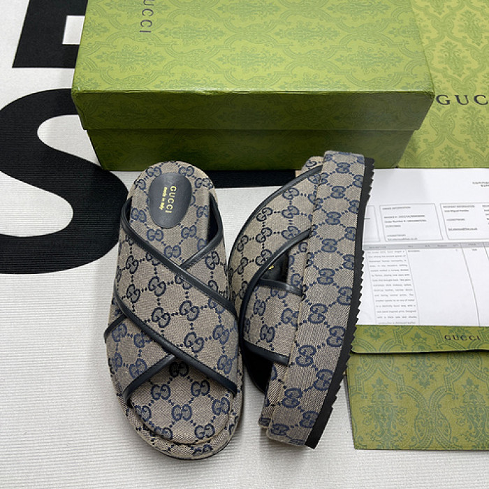 G*u*i slippers