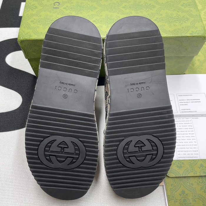 G*u*i slippers