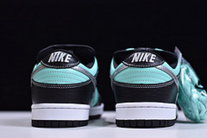Nike SB x Diamond Dunk  ＂Tiffany＂ 304292-402