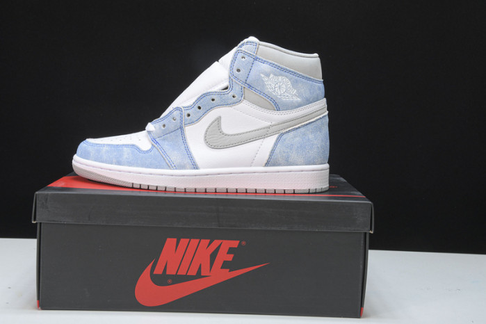 Air Jordan 1 Retro High OG Hyper Royal  555088-402