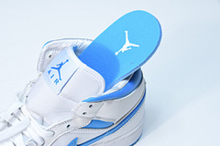 Air  Jordan 1 Mid UNC (W)  BQ6472-114