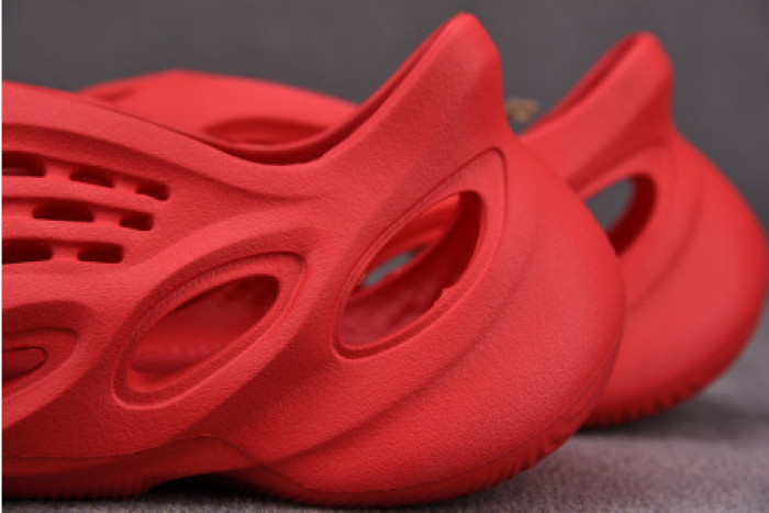 Adidas Yeezy Foam Runner Red CW3355