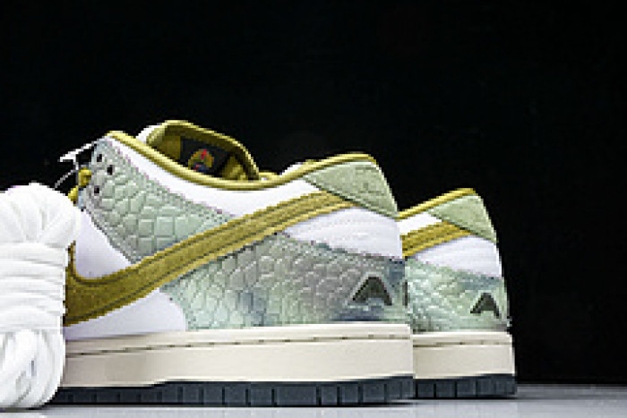 Nike SB Dunk Low Alexis Sablone Chameleon  HJ3386-300