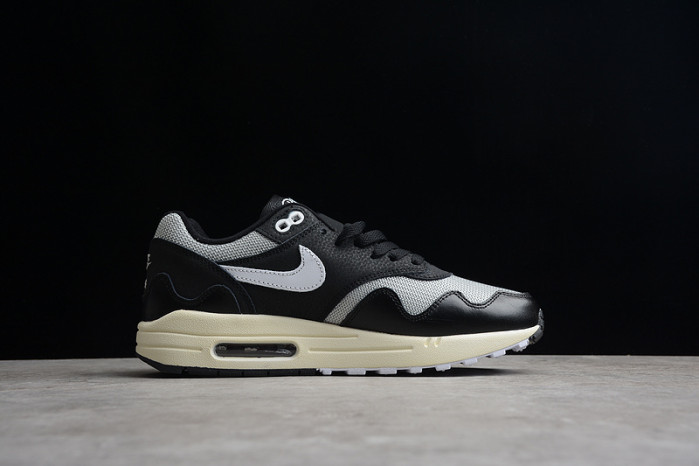 Patta x Nike Air Max 1 "Black"  DQ0299-001