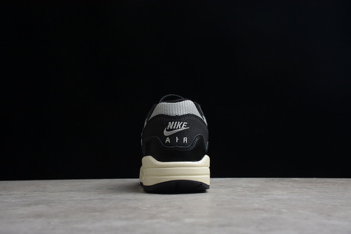 Patta x Nike Air Max 1 "Black"  DQ0299-001