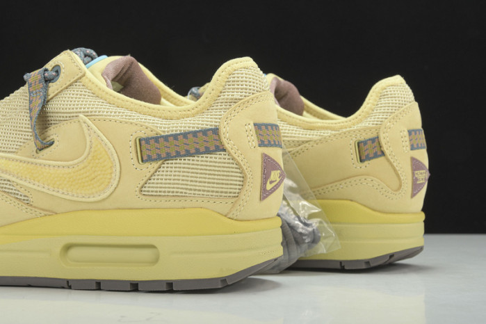 TRAVIS SCOTT NIKE AIR MAX 1 WHEAT DO9392-700