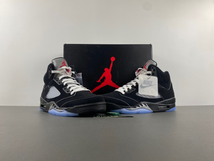 Air Jordan 5 “Black Metallic Reimagined”  HF3975-001