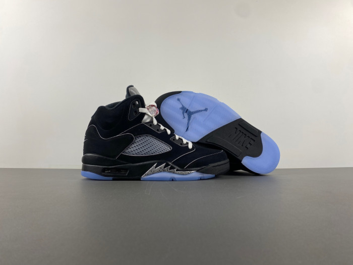 Air Jordan 5 “Black Metallic Reimagined”  HF3975-001