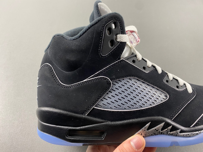 Air Jordan 5 “Black Metallic Reimagined”  HF3975-001