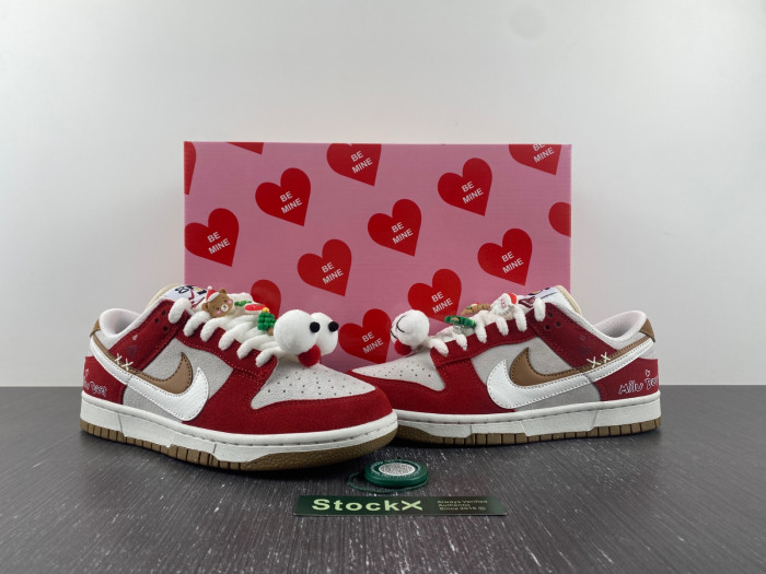 Nike Dunk Low se 85 Merry Christmas DO9457-112