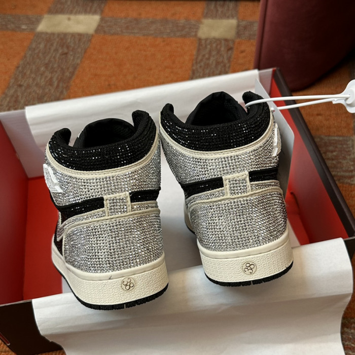 AIR JORDAN 1 RETRO  AJ-23