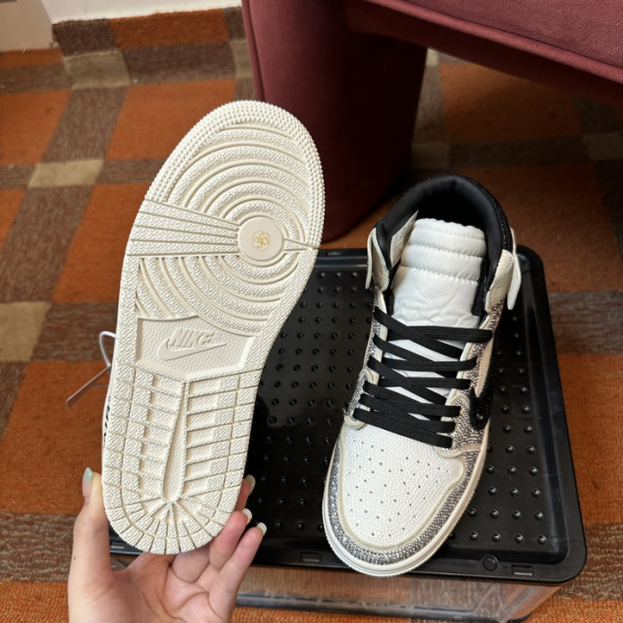 AIR JORDAN 1 RETRO AJ-24
