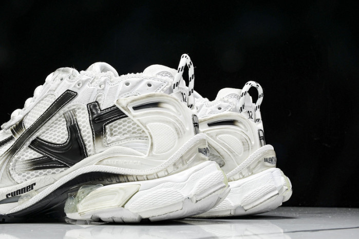 BLCG RUNNER 772774-WRUNG-9010