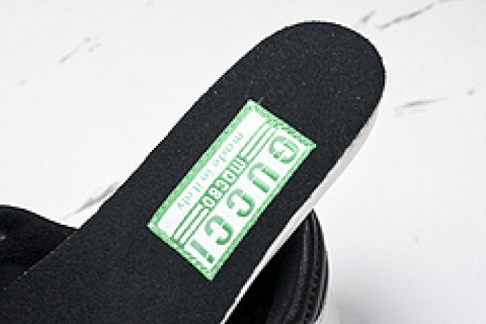 G*u*i sneaker