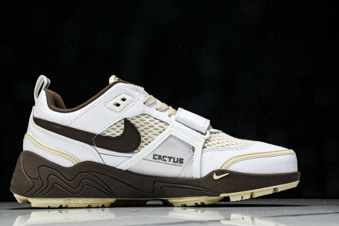 Travis Scott x Nike Zoom Field Jaxx "Light Chocolate" HQ3073-100