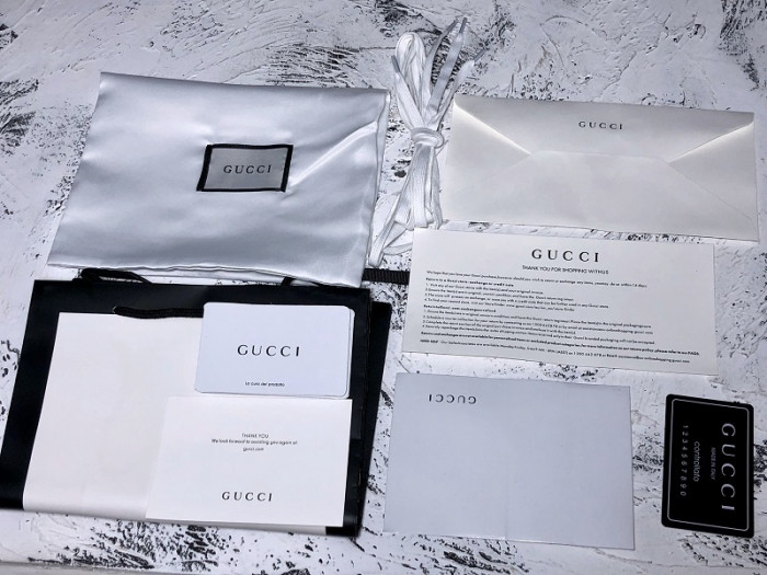 G*u*i ace embroidered low-top sneaker white with snake