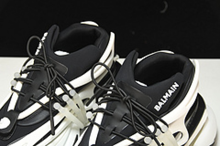 Balmain Sneakers FOR02
