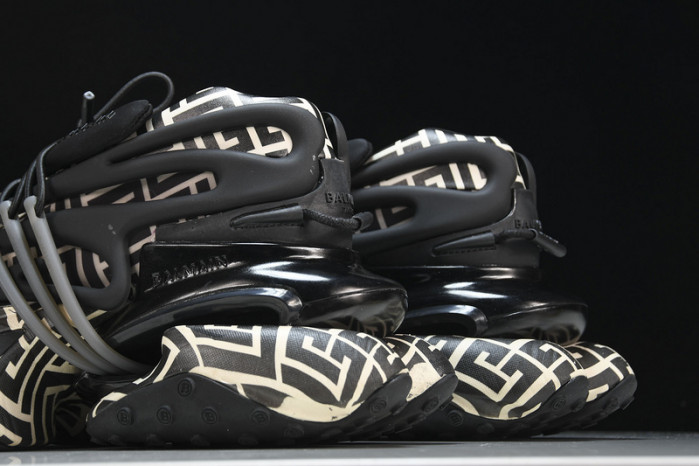 Balmain Sneakers FOR05