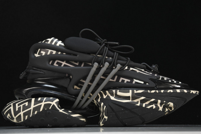 Balmain Sneakers FOR05
