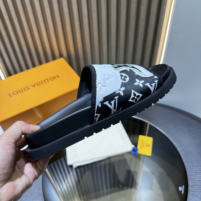 LV SLIPPERS