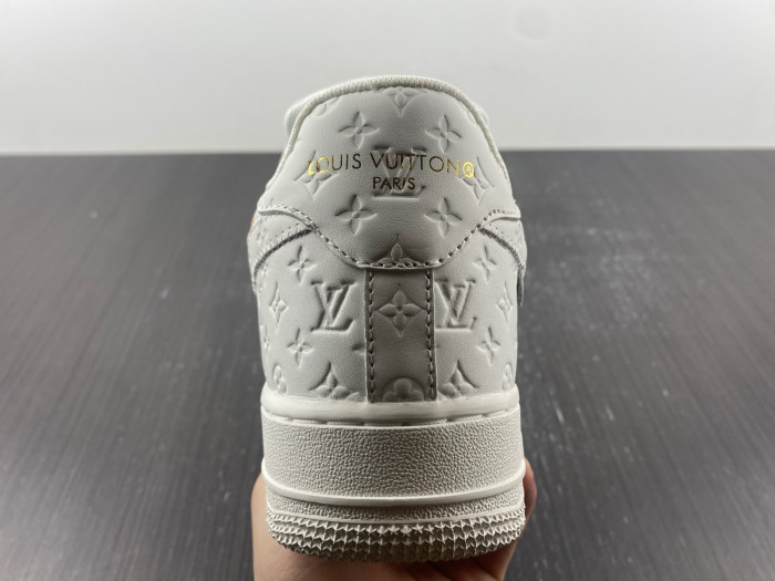 Nike Air Force 1 LV 052801