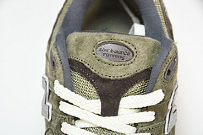 New Balance yeeshoes M2002RHN