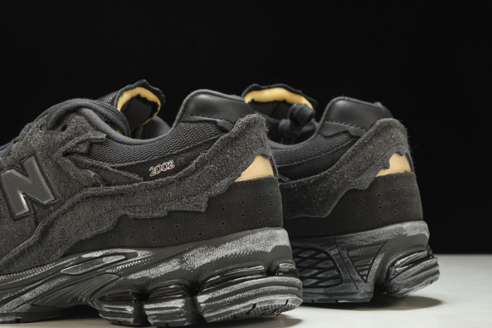 New Balance yeeshoes M2002RDB